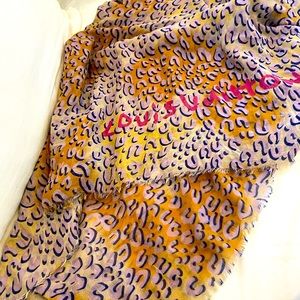 LV scarf leopard graffiti